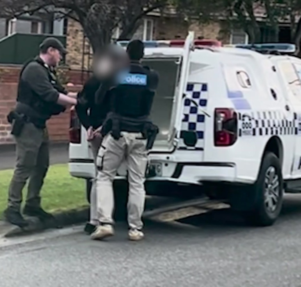 Teens accused of using dating apps for homophobic attacks in Melbourne