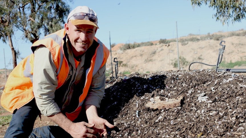 Worms turn garbage into nutritious fertiliser