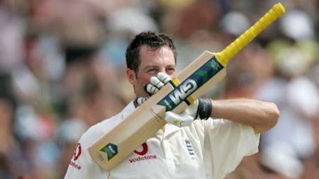 Marcus Trescothick marks century v South Africa in Durban