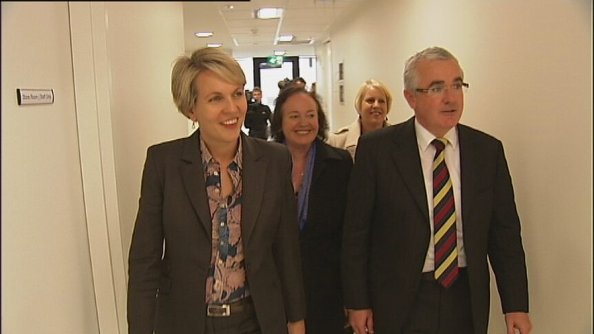 Plibersek and Wilkie at RHH -  8 June 2012