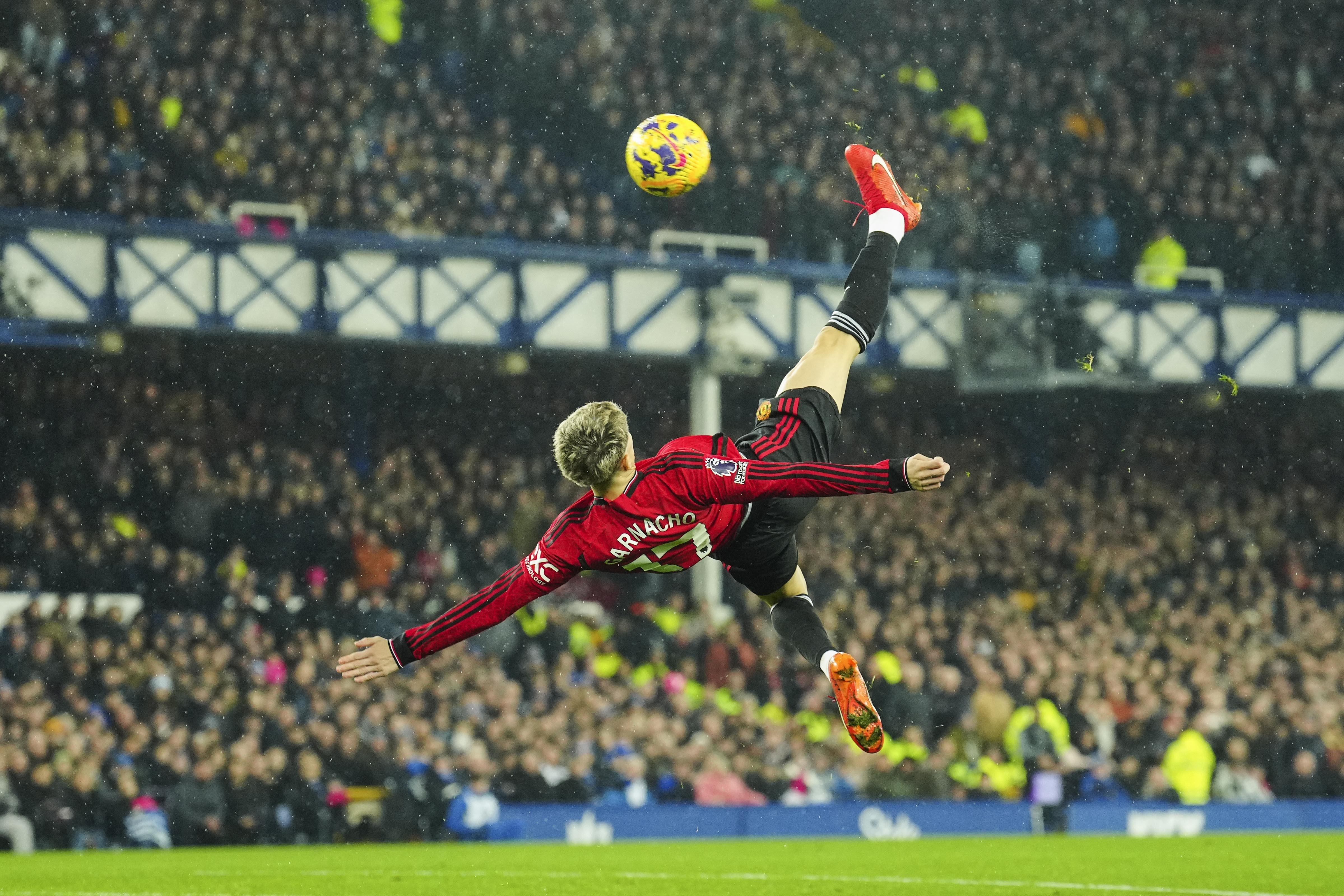 Manchester United's Alejandro Garnacho Scores Stunning Bicycle Kick ...