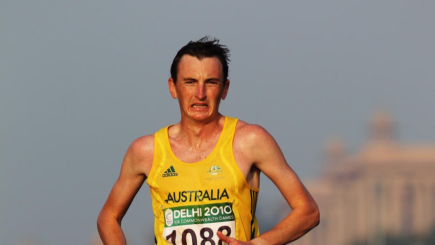 Michael Shelley competes in the men's marathon on his way to silver in Delhi