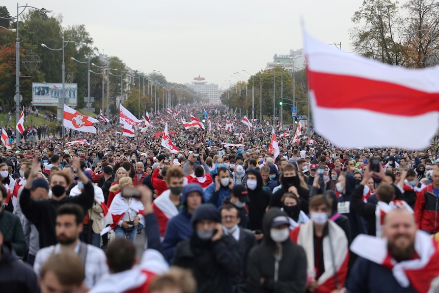 Grande manifestazione di folla a Minsk contro il dittatore bielorusso Alexander Lukashenko
