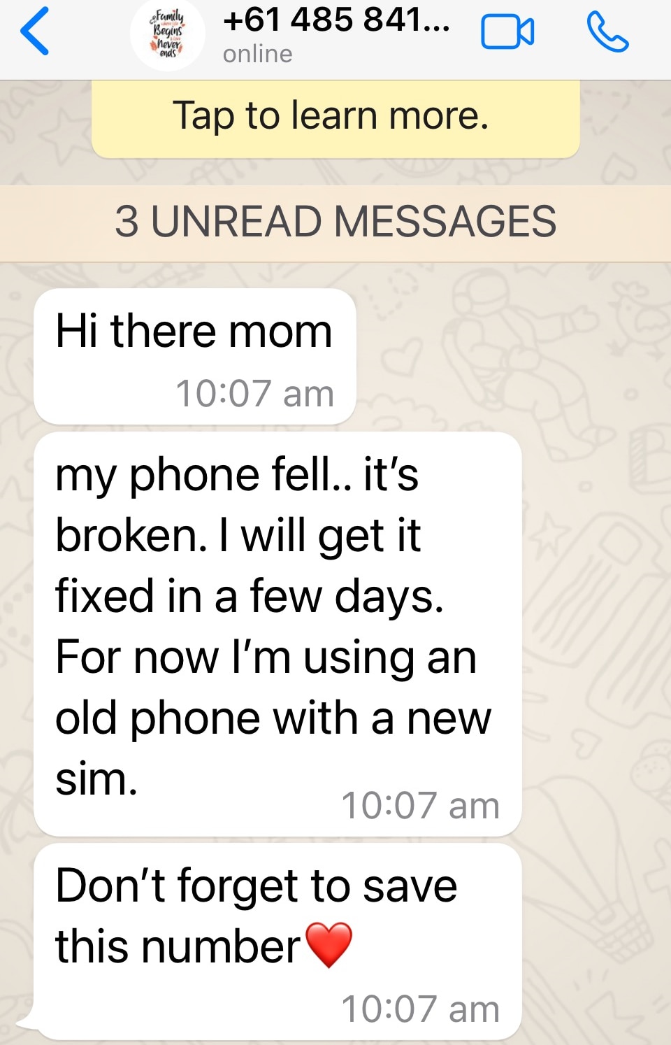 a screenshot of WhatsApp messages saying "hi mom", posing as the recipient's childing, asking them to save their new number 