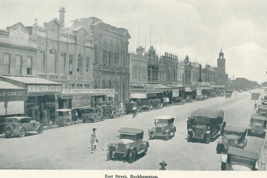 Old black and white photo of East Street.
