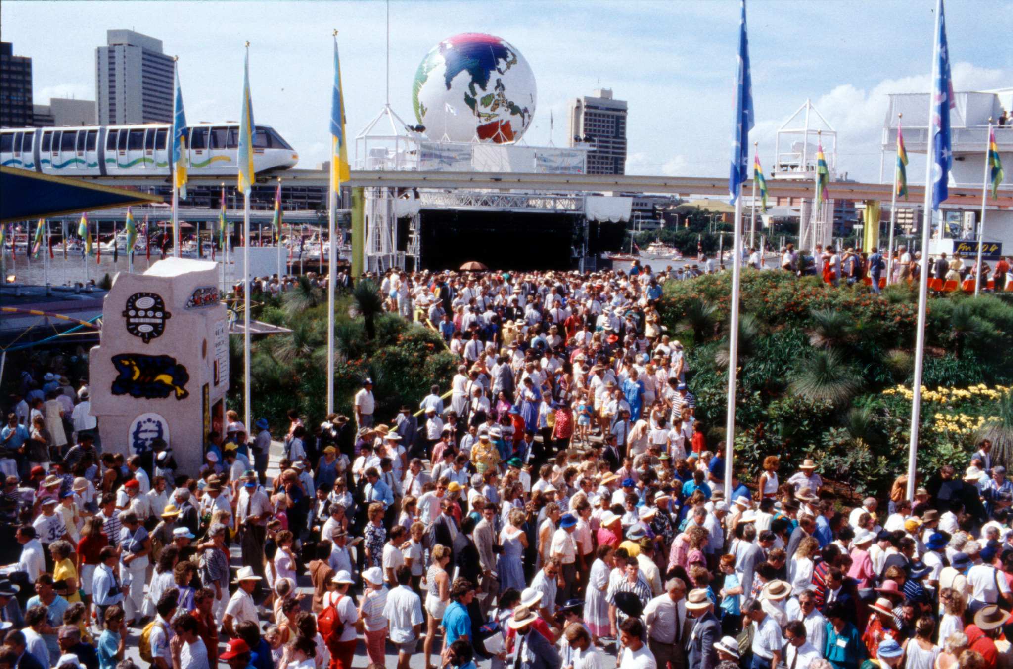 Thousands of people gather at Expo 88
