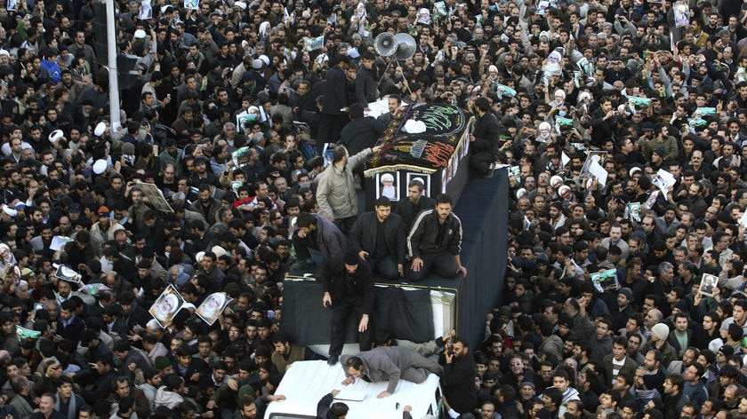 Big crowds attended the funeral of dissident cleric Grand Ayatollah Hossein Ali Montazeri in the holy city of Qom.