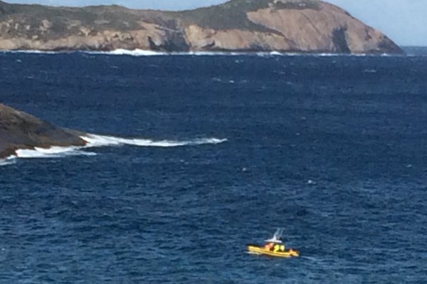 Sea rescue boat searches for missing Salmon Holes fisherman near Albany.