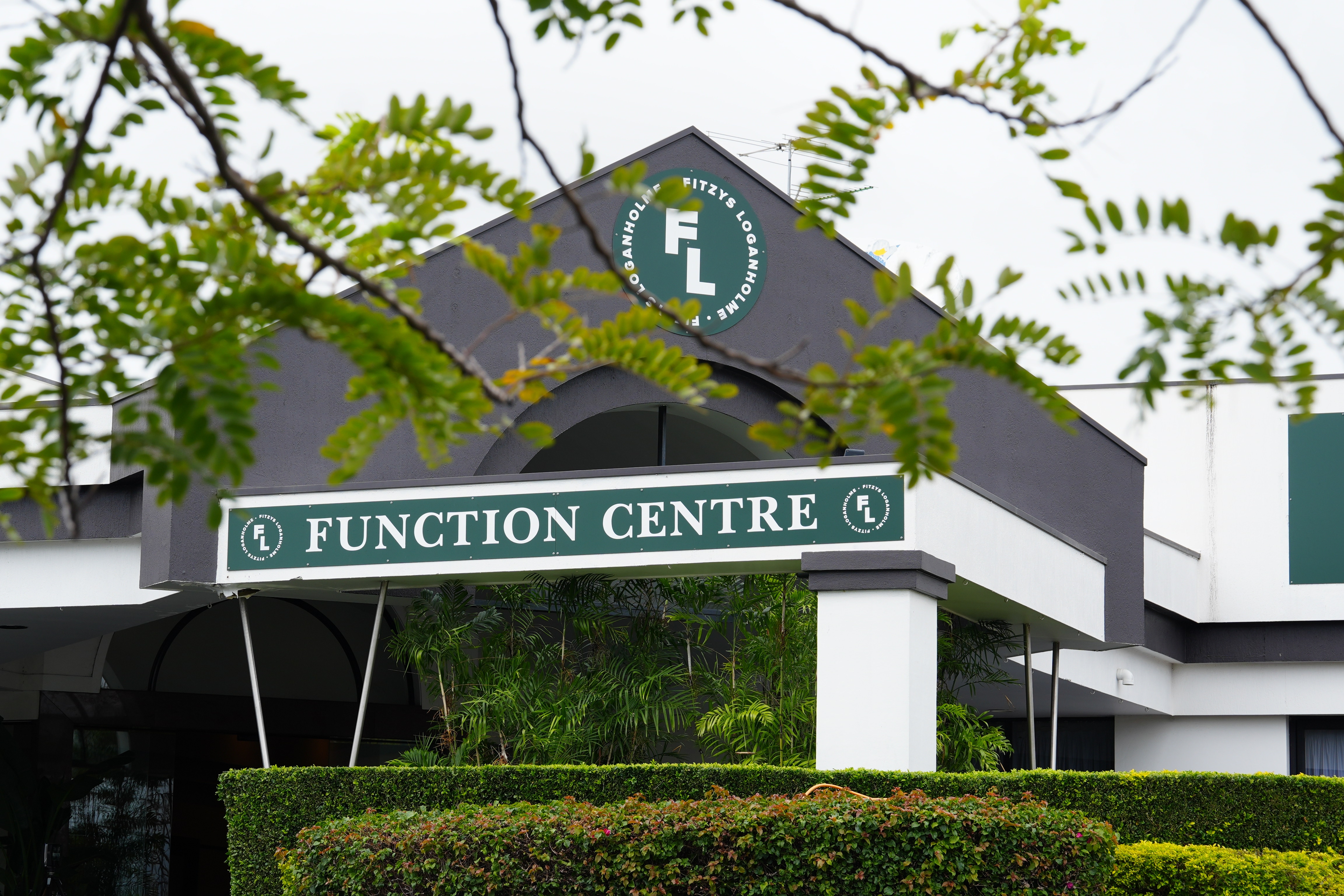 the outside of fitzys loganholme hotel and function centre