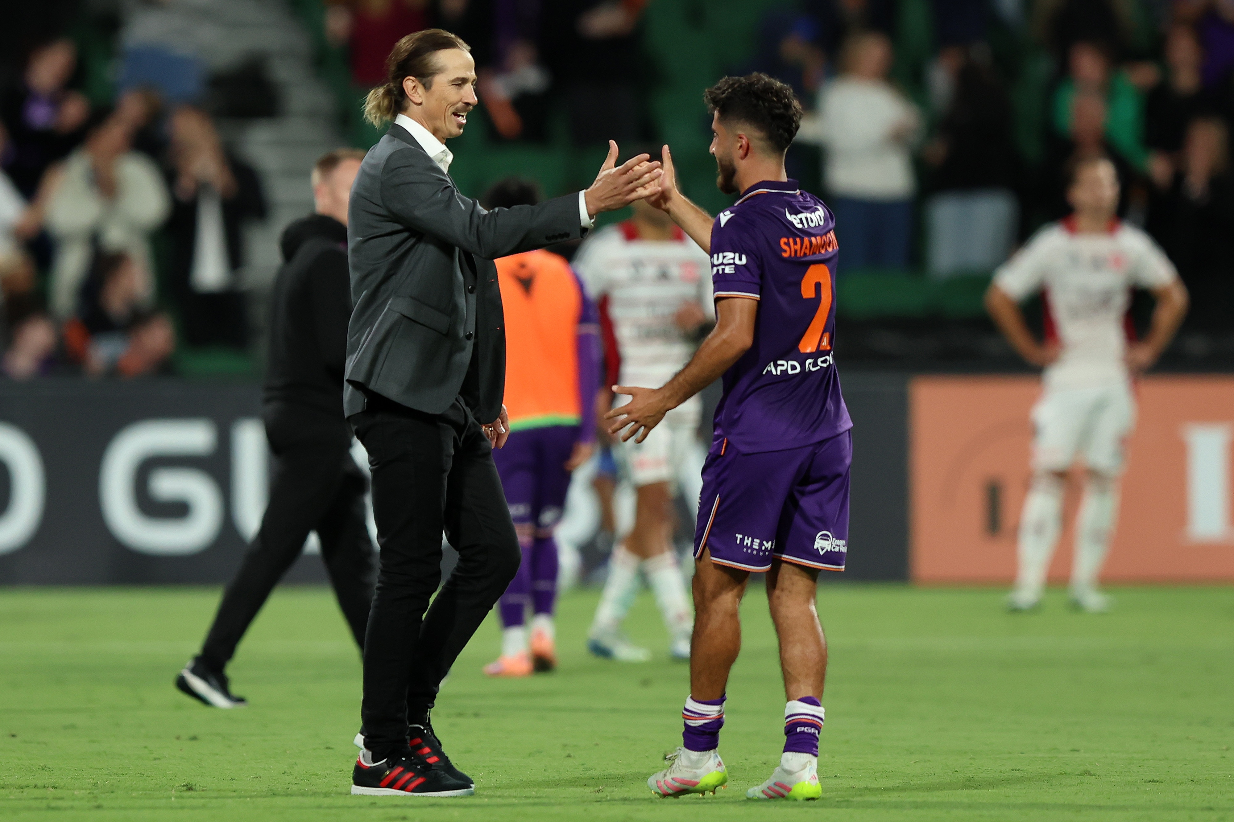 Adam Griffiths com Charbel Shamoon