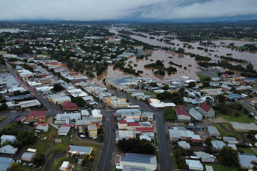 A wide aerial photo of Gympie flooding