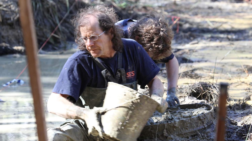 Police and SES search for Daniel Morcombe's remains