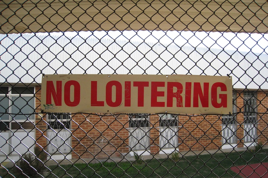 No loitering sign at Hakea Prison WA 17/01/2013
