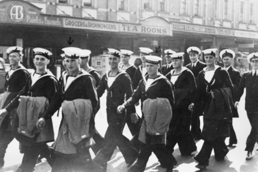 Sailors march along Queen Street, Brisbane, in 1940.