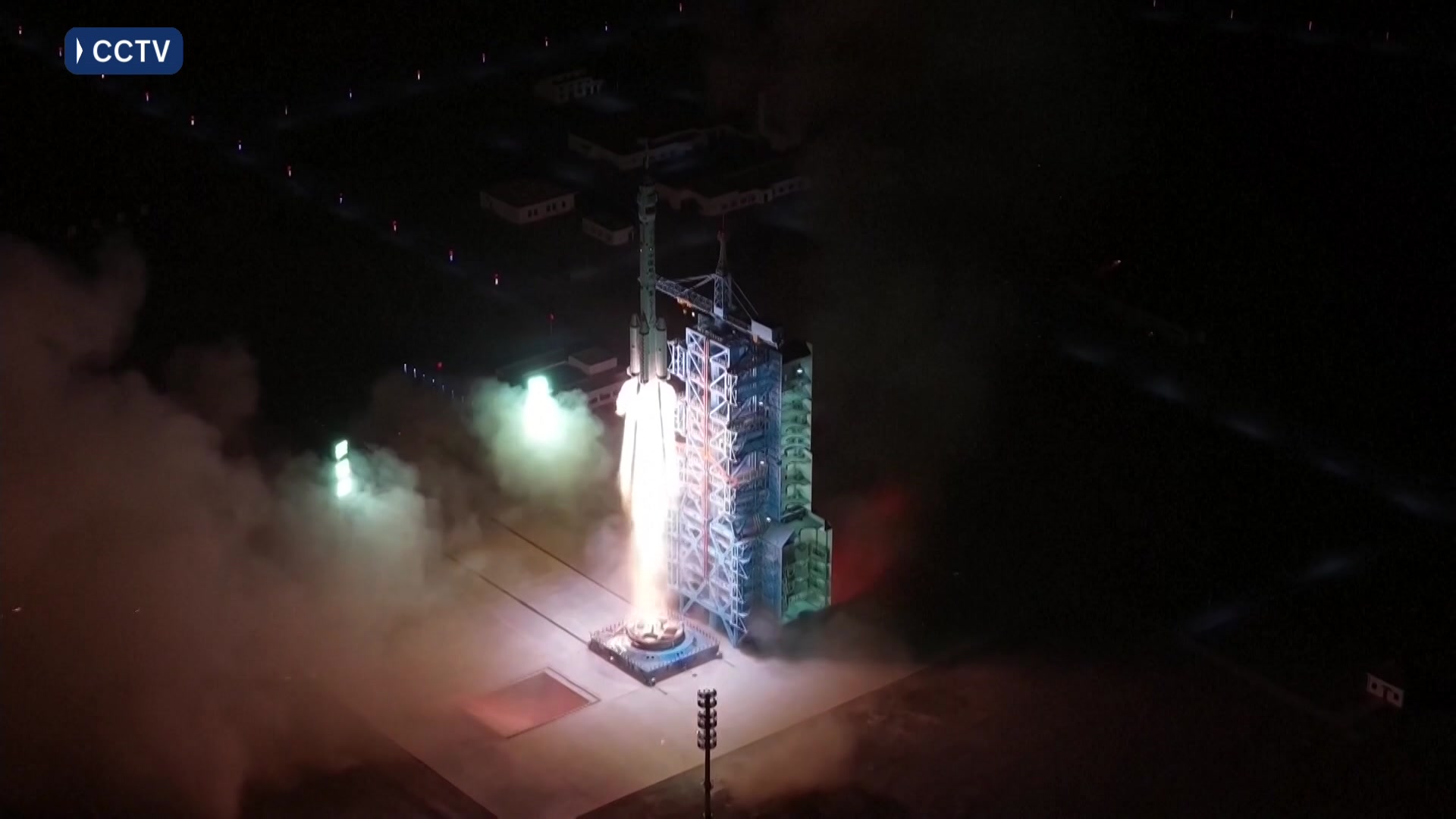 China's Shenzhou-23 takes off with fire and light