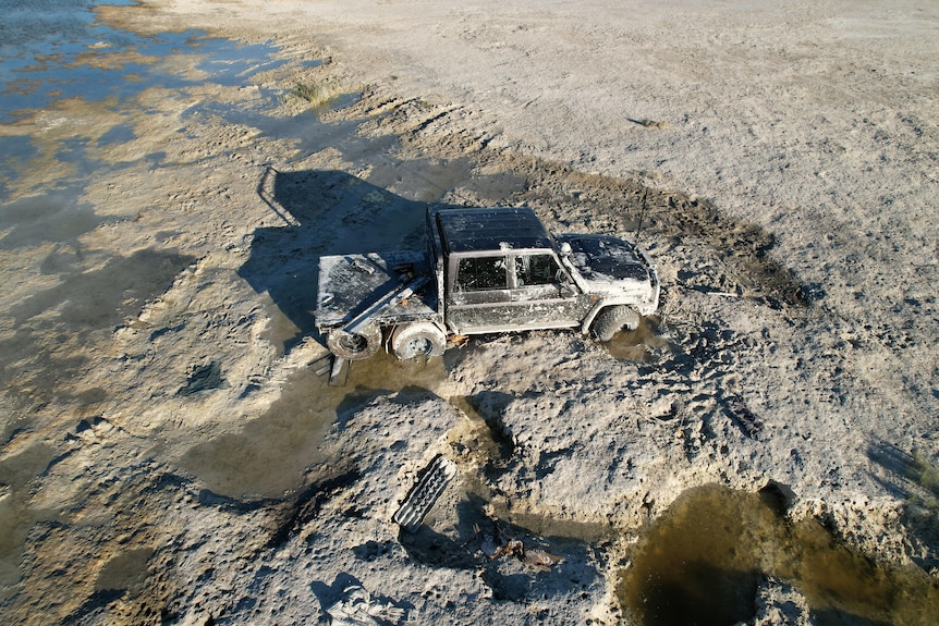 Image of a bogged landcruiser driven by missing man Zane Stevens.
