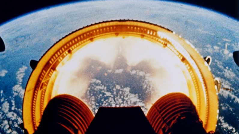 Earth seen through Apollo separation process