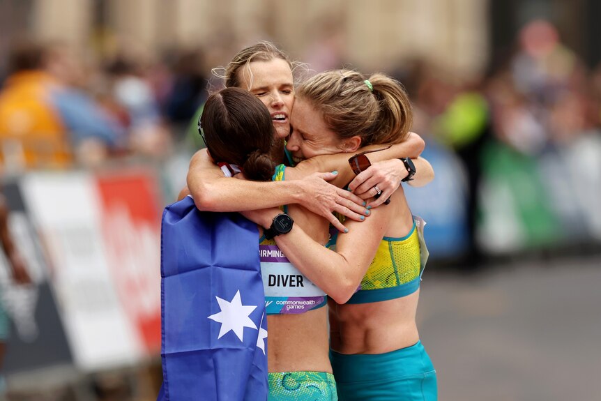 Australian marathon runners Jess Stenson, Eloise Wellings and Sinead Diver