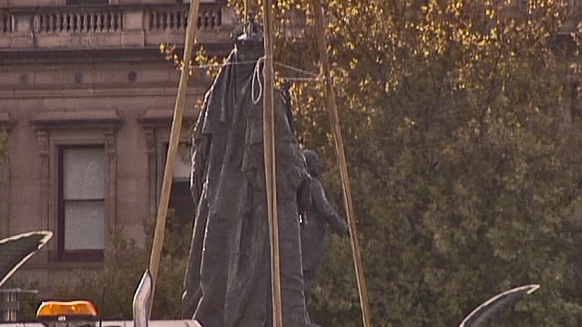 Queen Victoria statue on the move
