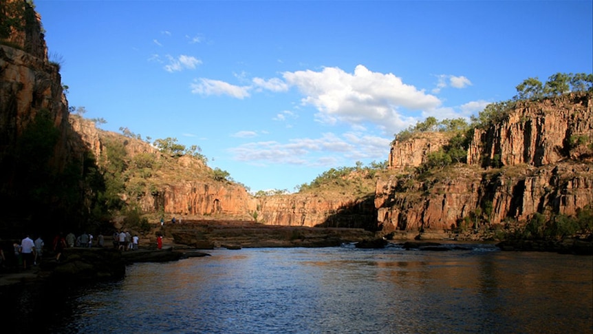 Tourists walk between the first and second Katherine gorge.