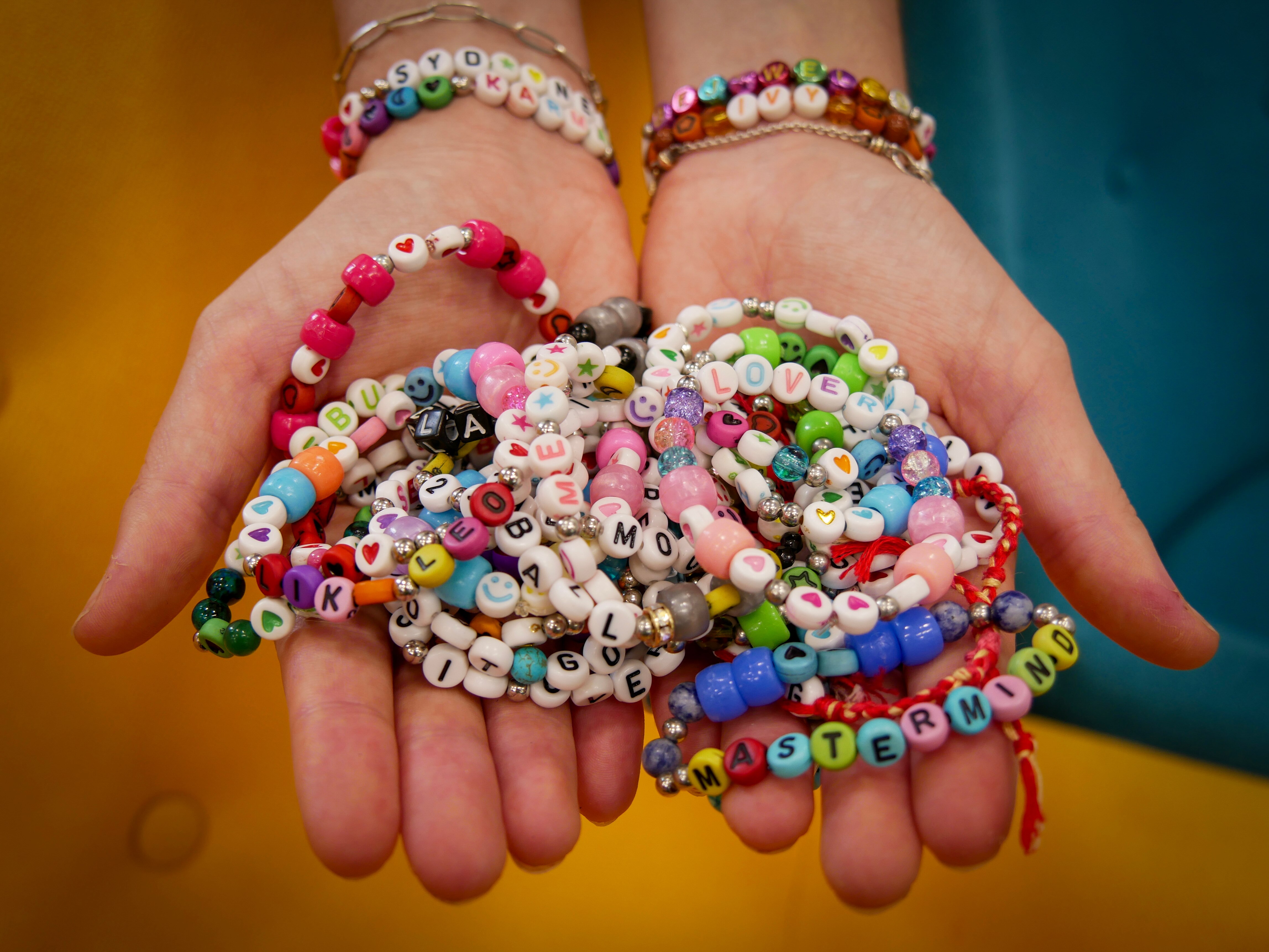 taylor-swift-bracelets