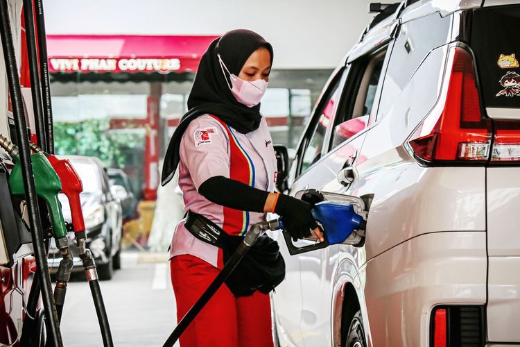 Selama Ini Ternyata Saya Dibohongi': Kerugian Konsumen dalam Dugaan Korupsi  Pertamina - ABC News