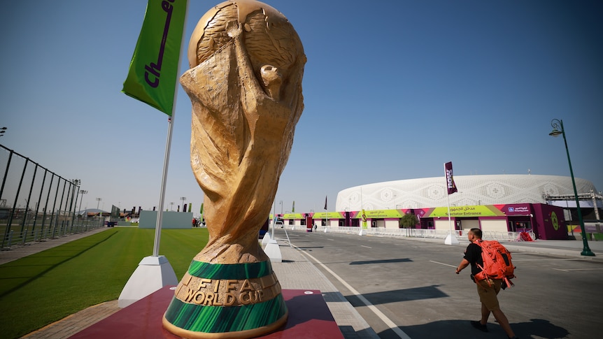 Le Qatar prend son dernier souffle avant le plongeon de la Coupe du monde après 12 ans de préparation et de perception