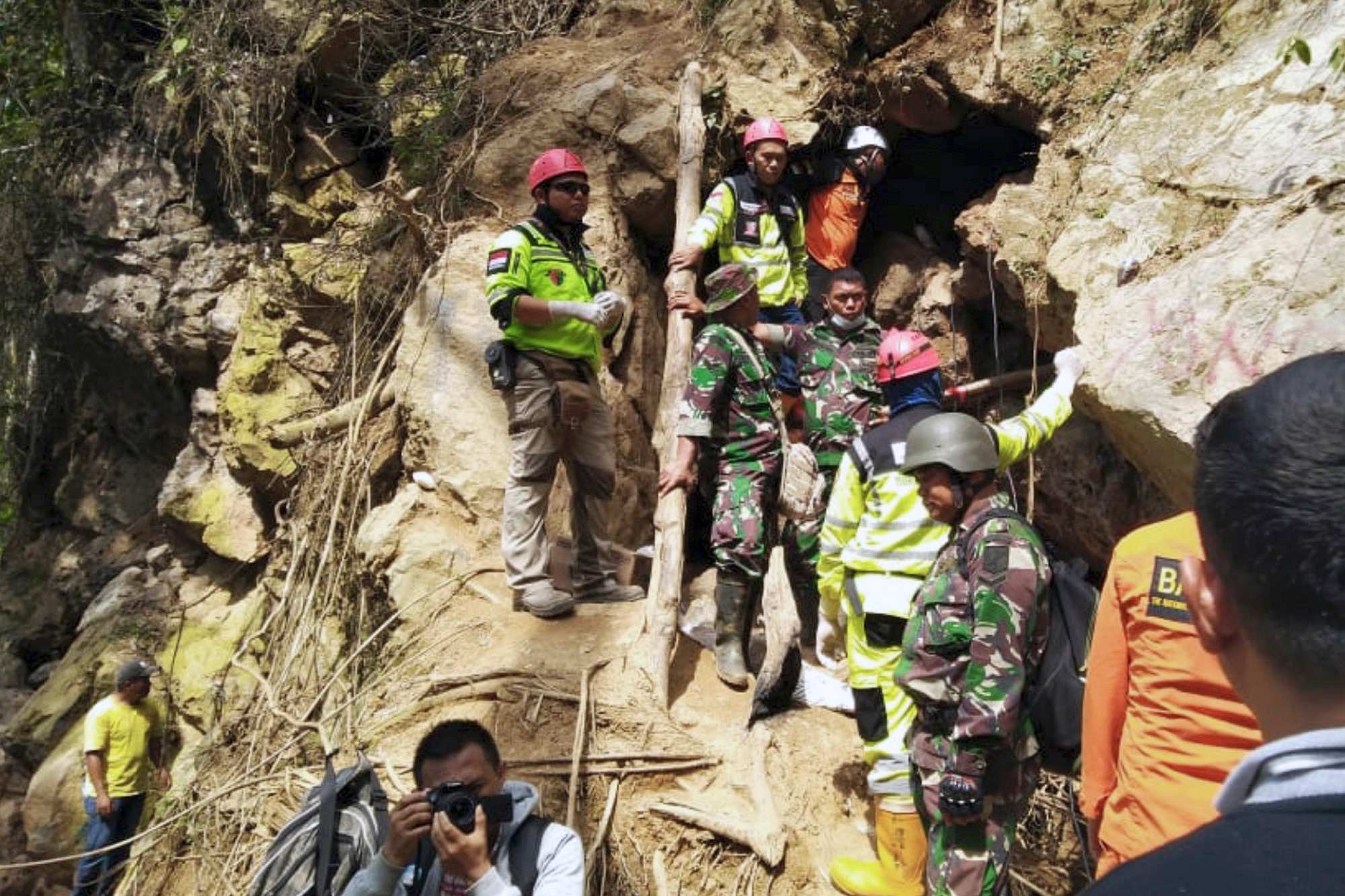 Trapped Indonesian gold miners go silent as authorities continue ...