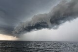 Storm shelf cloud looks menacing 