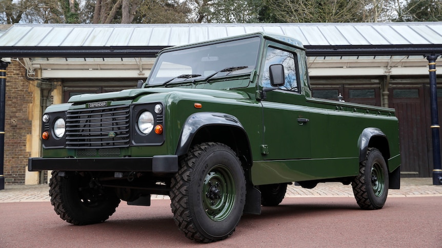 why-is-prince-philip-s-coffin-going-to-be-carried-in-a-land-rover