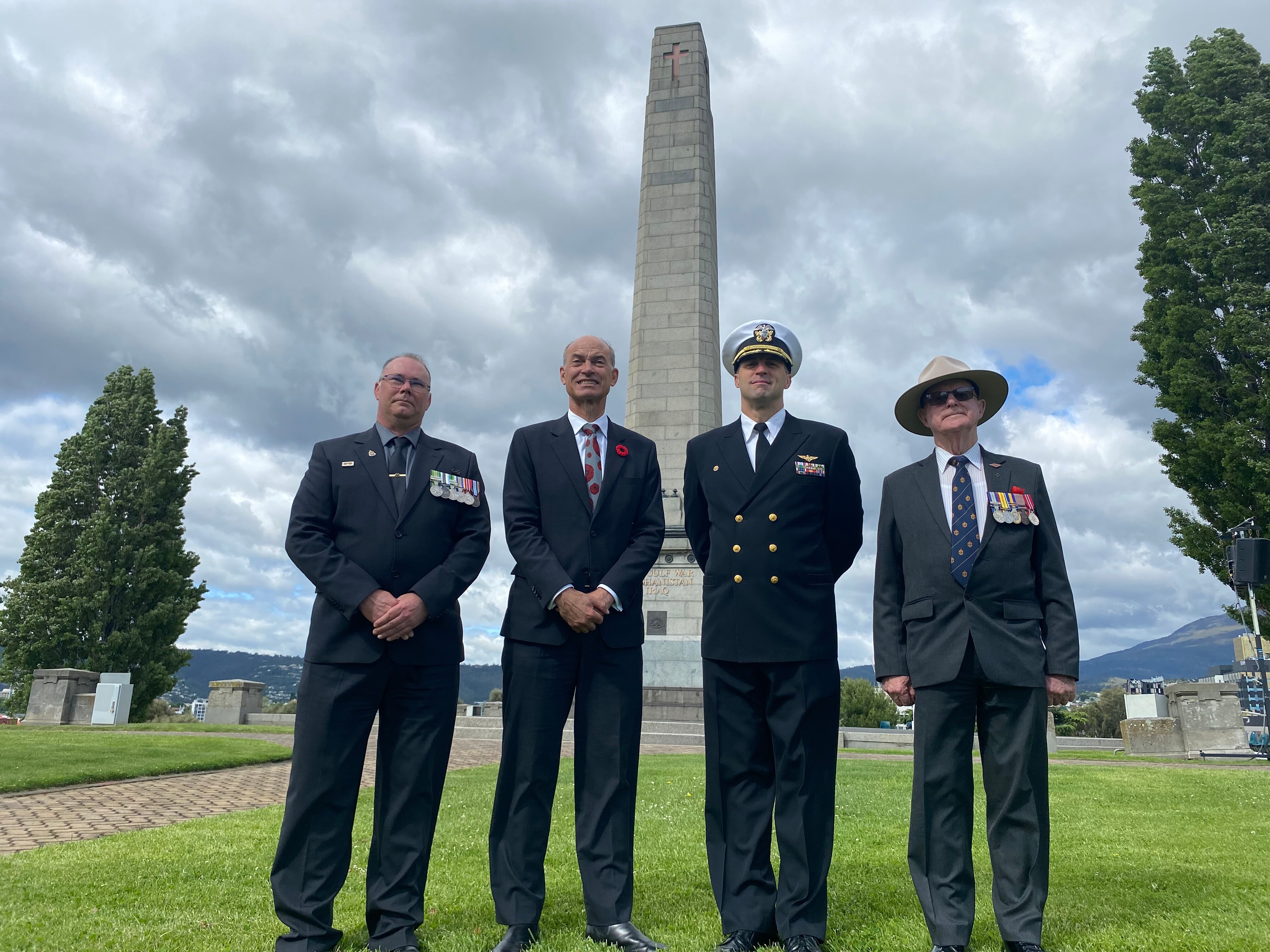 Crowds gather across Australia to honour the fallen on Remembrance Day ...