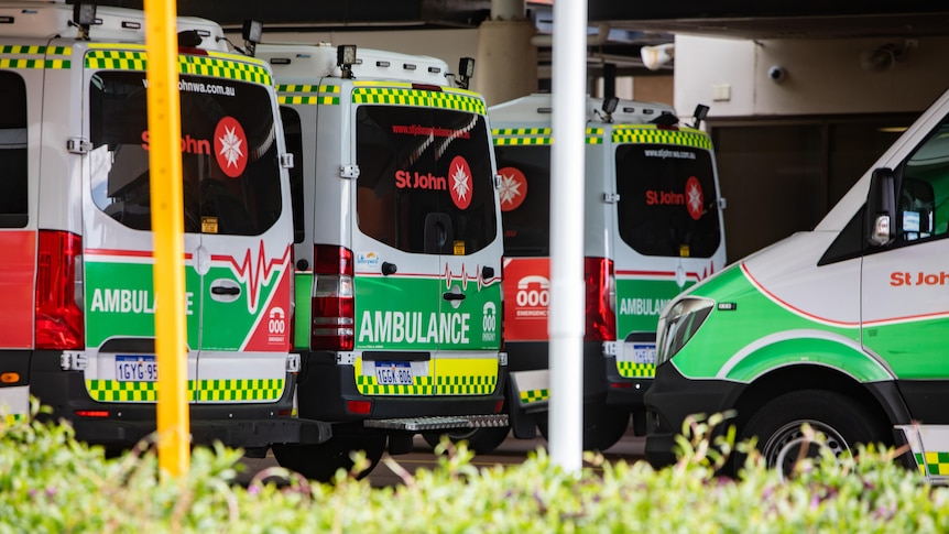 Ambulance ramping sparks unprecedented warning for Perth residents amid highest COVID figures on record – ABC News