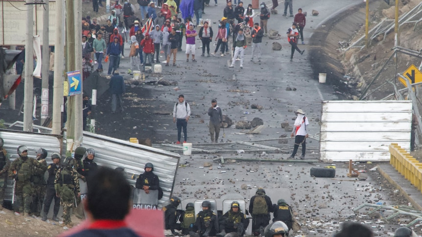 Les manifestations au Pérou se sont étendues et un bâtiment historique de Lima a été détruit