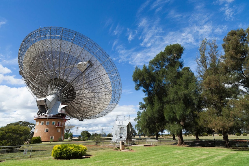 Parkes radio telescope, a 64-metre parabolic dish operated by CSIRO and used for radio astronomy.