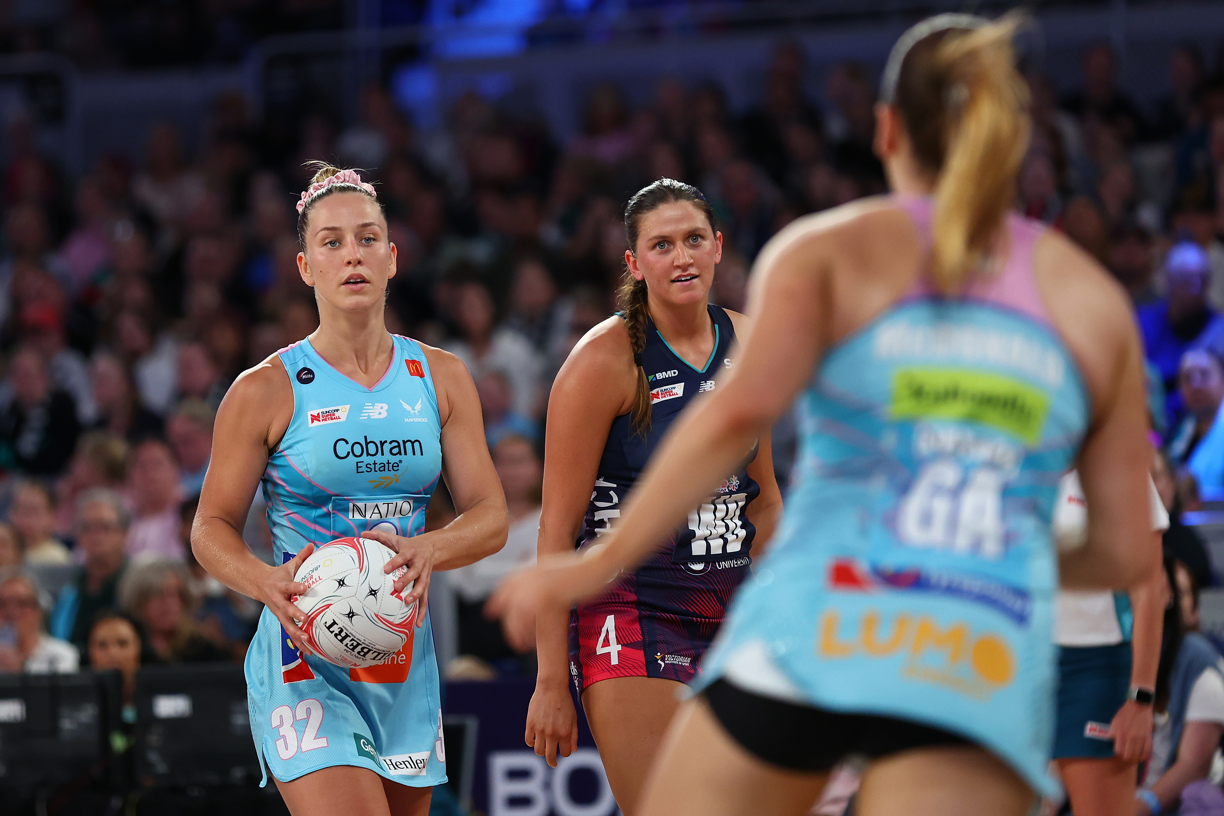 Jamie-Lee Price of the Mavericks looks to pass.
