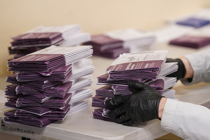 Processing ballots in US primaries