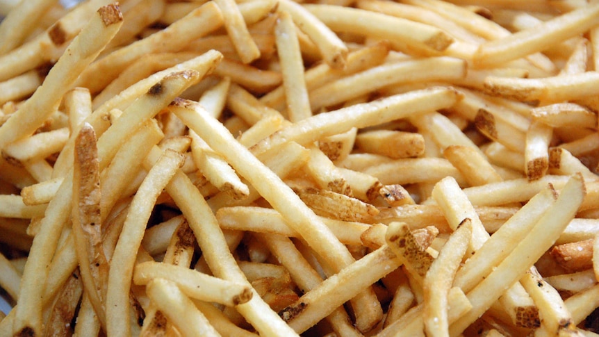 French fries in a pile.