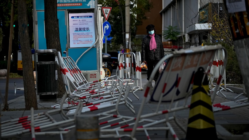 北京街道上拆除的额防护栏