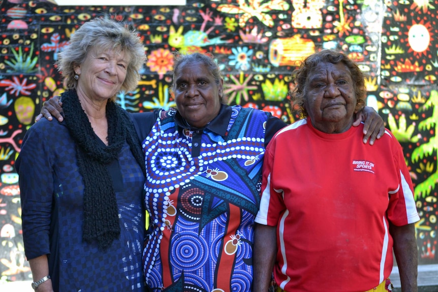 Linguist Jenny Green (l) accompanied Anmatyerr women April Campbell and elder Clarrie Nagamara (r).