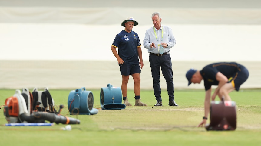 Der Sturm in Canberra beendet das XI-Spiel des Premierministers gegen Pakistan vorzeitig, nachdem die Deckung wegflog