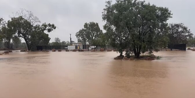 Flooding at the Lightening Ridge bore baths.