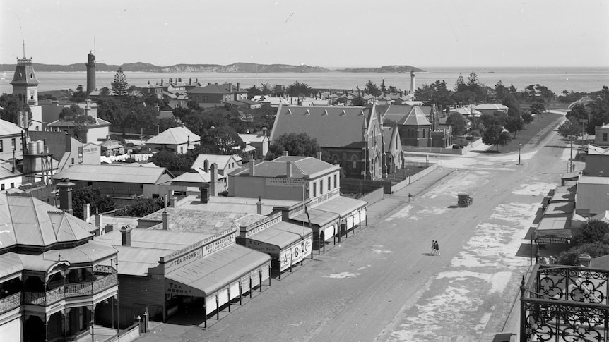 Looking to Point Nepean from Queenscliff