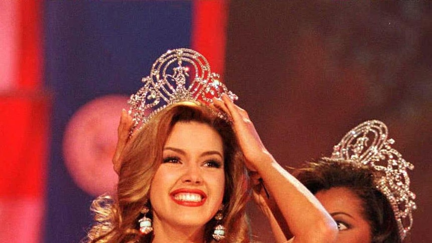 Alicia Machado (L) at 19