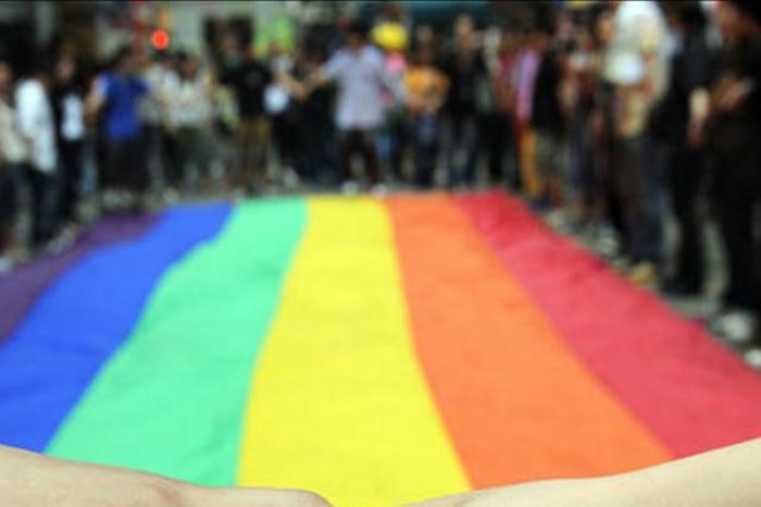 Supporters of same sex marriage rally Adelaide as Julia Gillard delivers the annual Don Dunstan oration. (AFP)