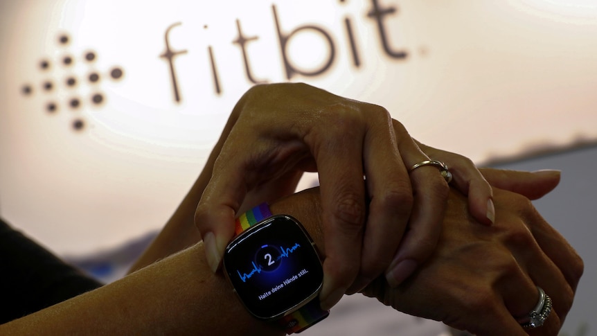 Fitbit condamné à une amende de 11 millions de dollars après avoir induit les consommateurs en erreur sur les montres intelligentes et les trackers de fitness