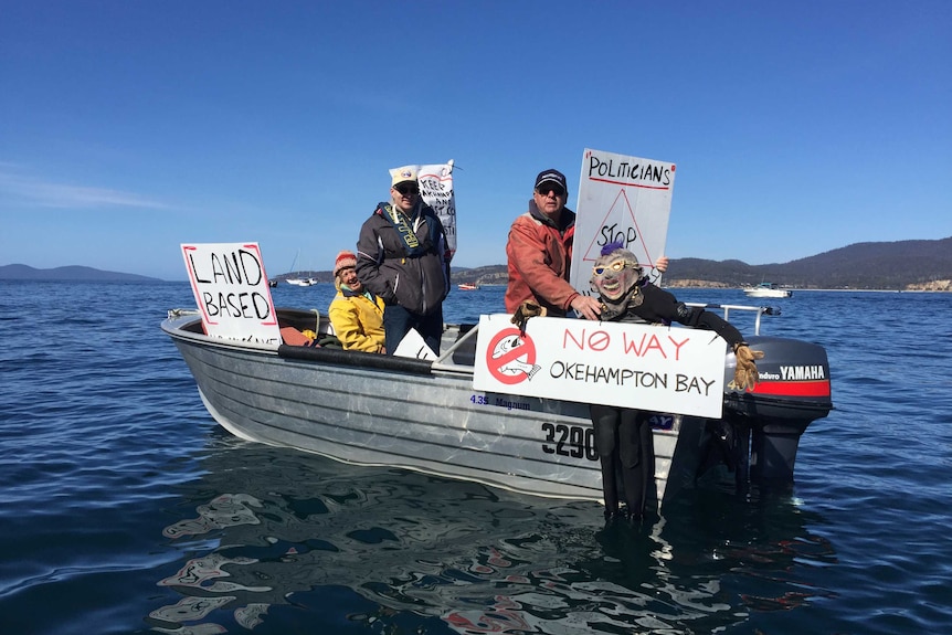 Anti-fish farm protest at Triabunna.