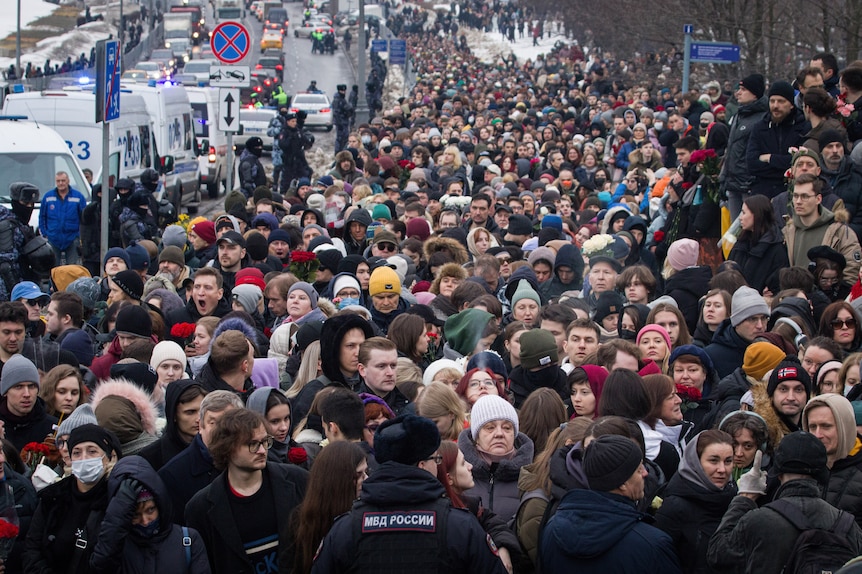 Crowds at the funeral of Alexei Navalny
