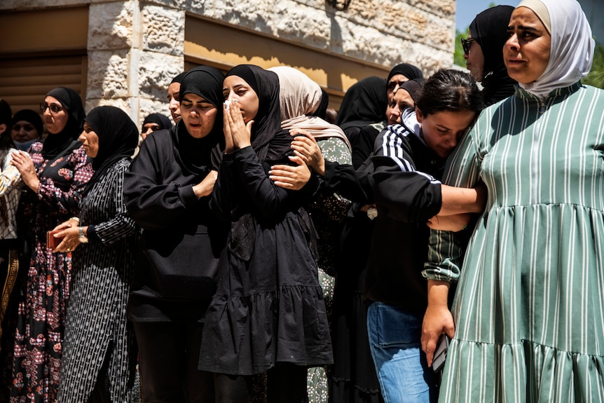 Women mourning