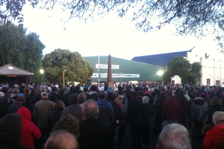 Record crowd of up to 3,000 at Willunga service
