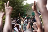 Thousands rally in support of Mali junta